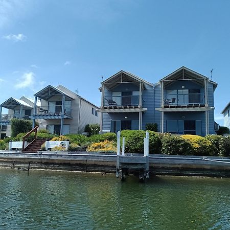 Captains Cove Resort - Waterfront Apartments 佩恩斯维尔 外观 照片