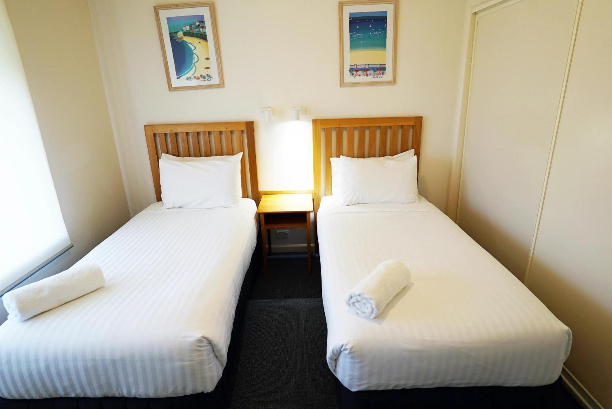 Captains Cove Resort - Waterfront Apartments 佩恩斯维尔 外观 照片