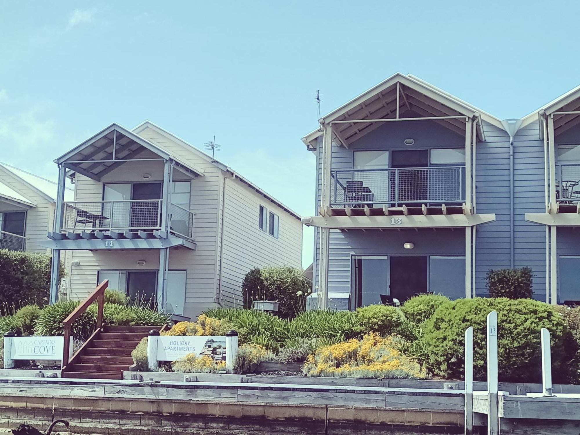 Captains Cove Resort - Waterfront Apartments 佩恩斯维尔 外观 照片