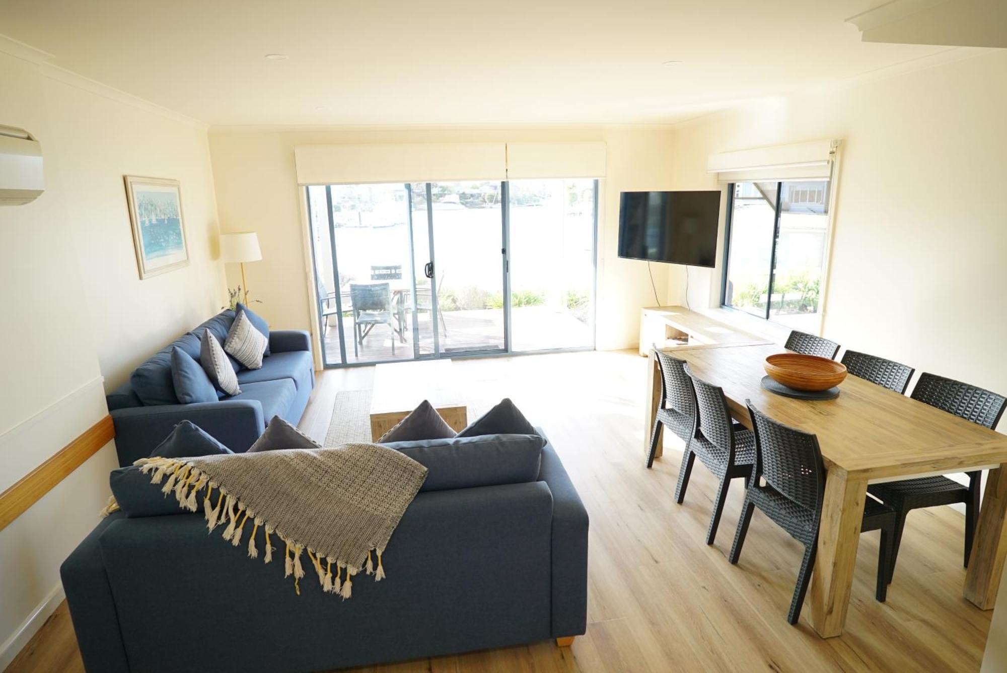 Captains Cove Resort - Waterfront Apartments 佩恩斯维尔 外观 照片