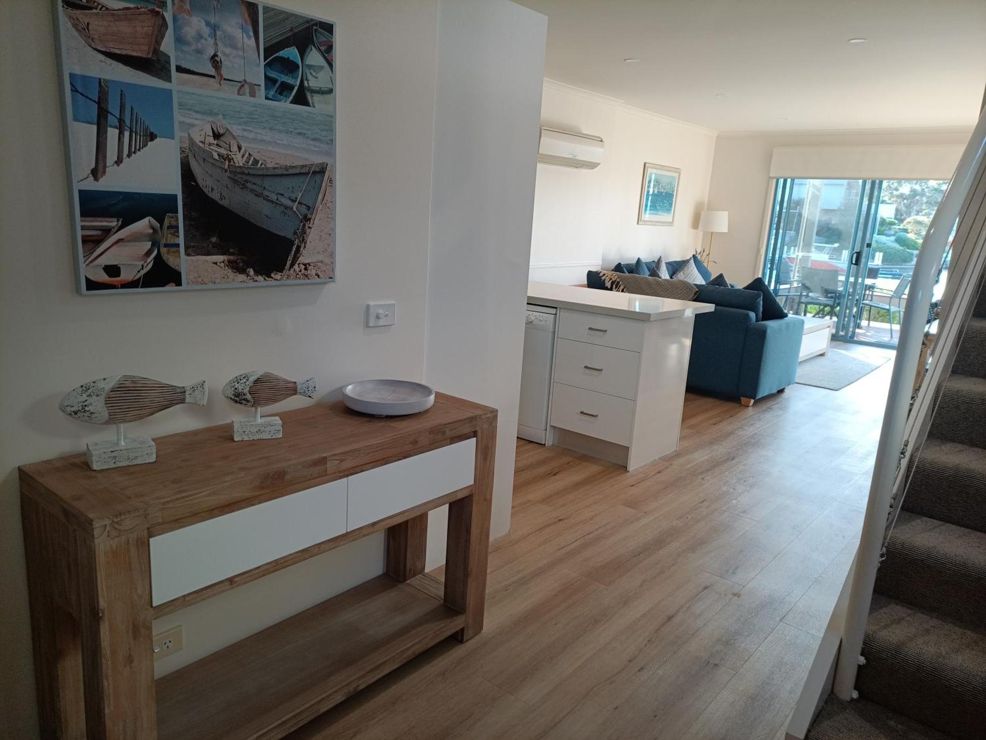 Captains Cove Resort - Waterfront Apartments 佩恩斯维尔 外观 照片